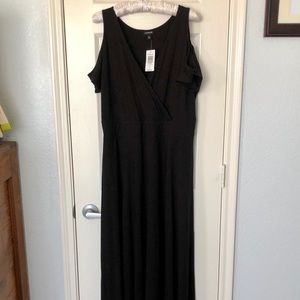 💖 NWT Torrid Cold Shoulder Surplice Maxi Dress 💖
